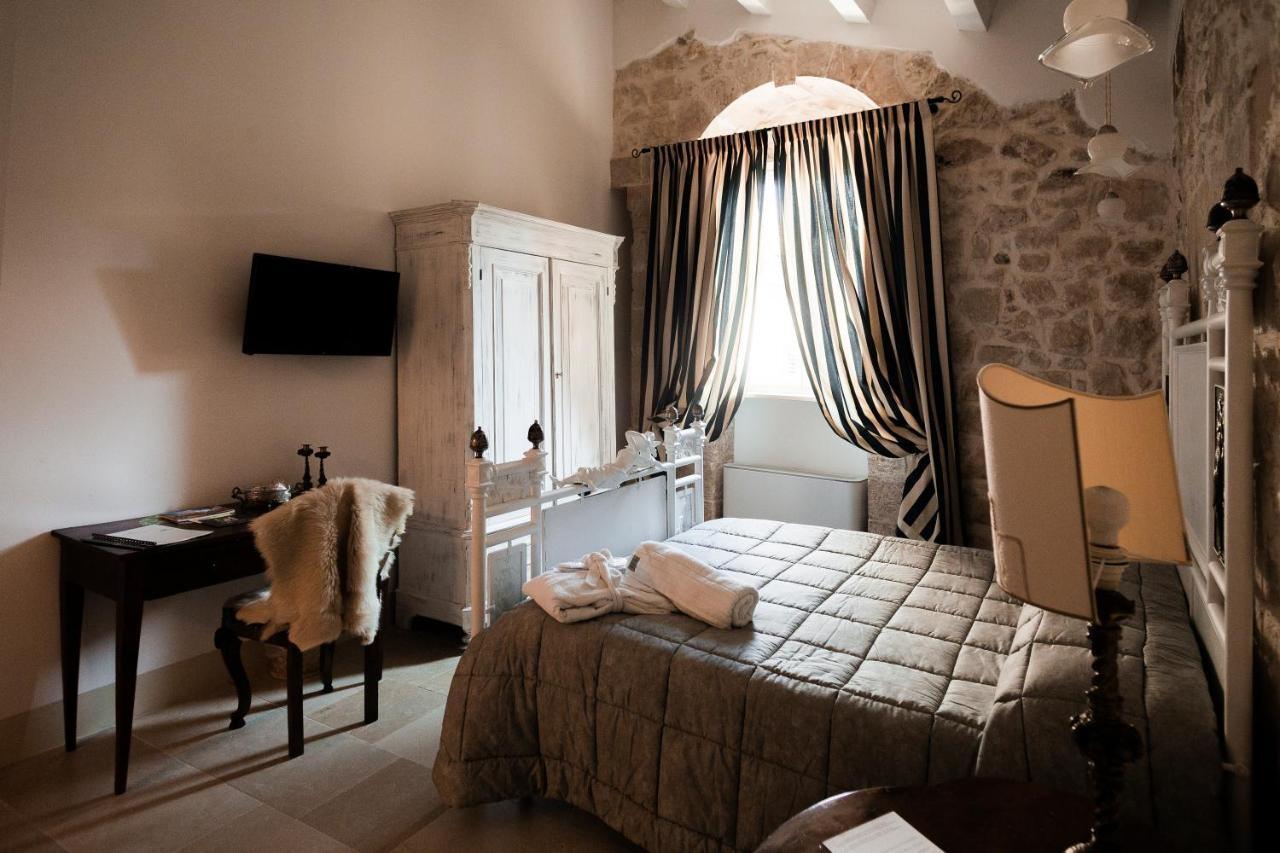 Dimora Di Catullo - Ospitalita Di Charme Villa ปาลัซโซ อาเกรอิเด ภายนอก รูปภาพ