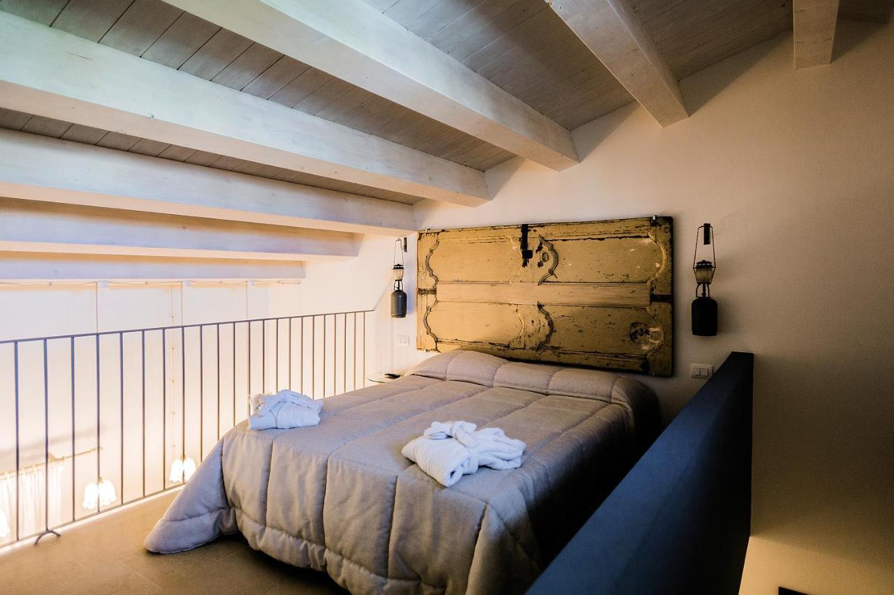 Dimora Di Catullo - Ospitalita Di Charme Villa ปาลัซโซ อาเกรอิเด ภายนอก รูปภาพ