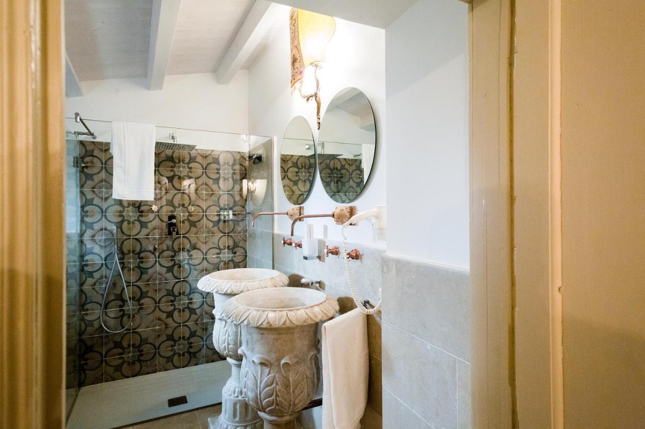 Dimora Di Catullo - Ospitalita Di Charme Villa ปาลัซโซ อาเกรอิเด ภายนอก รูปภาพ